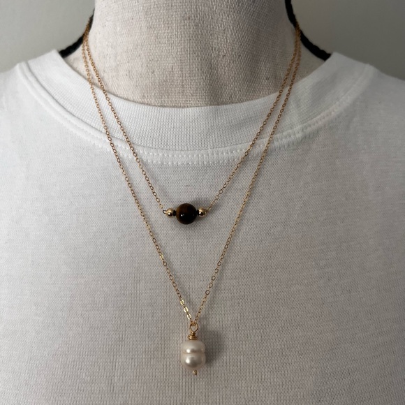 14k Gold-Filled Freshwater Pearl Pendant Minimalist Necklace. - Picture 5 of 7